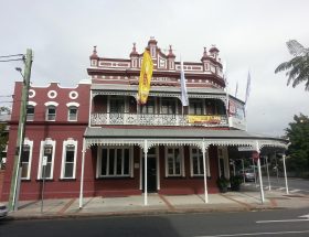 hotel, building, facade, architecture, brisbane, travel, resort, vacation, construction, exterior, luxury, property, tourist, commercial, development, service, accommodation, urban, hospitality, comfortable, reception, entrance, journey, relaxing, concierge, lodging