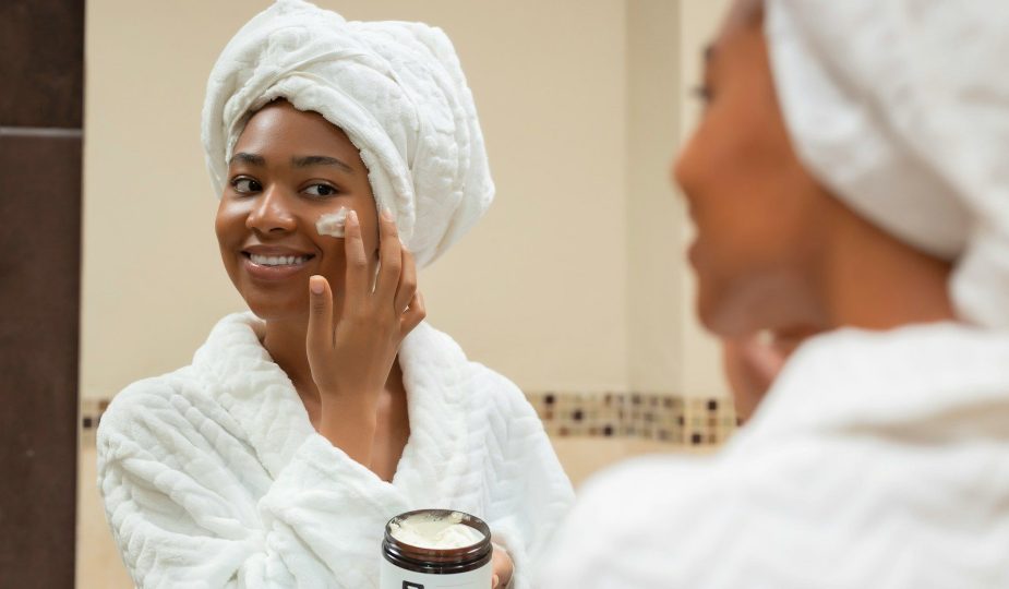 Comment booster l’éclat du teint sans maquillage